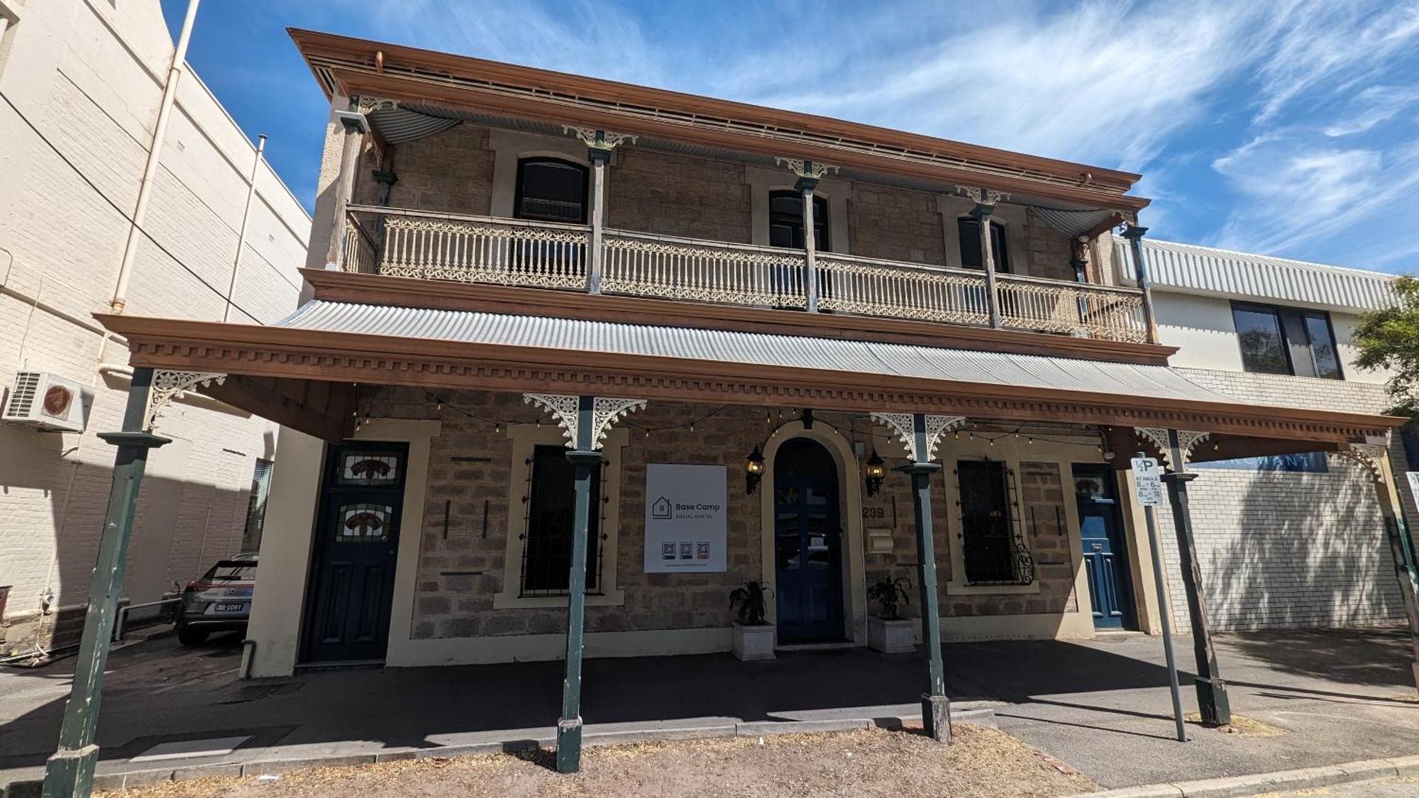 Base Camp Hostel Adelaide Exterior photo